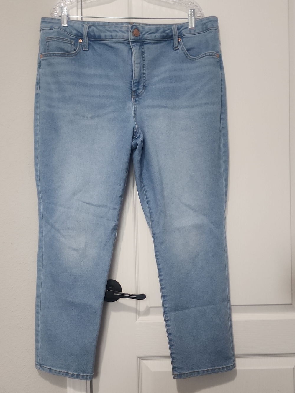 Light Blue Women’s Plus Size Stretch Jeans